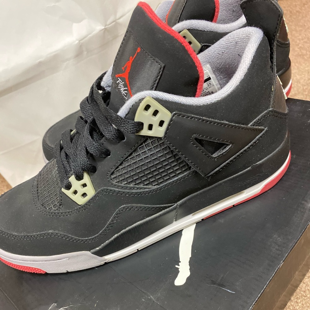Jordan 4 Breds size 7